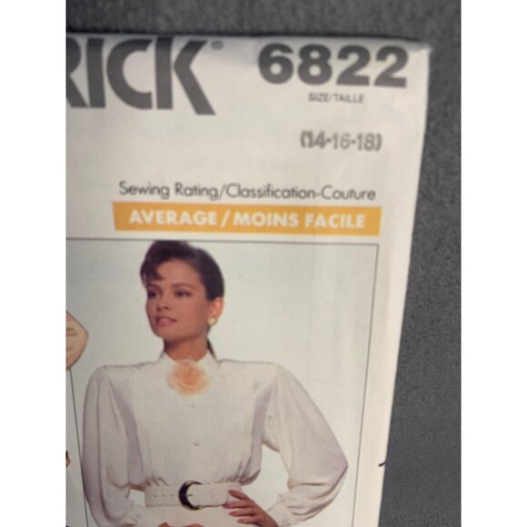 Butterick Misses Blouse Sewing Pattern sz 14 16 18 6822 - uncut - Picture 2 of 4